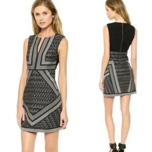 Elegant, sophisticated short Diane Von Furstenberg dress - Size 6